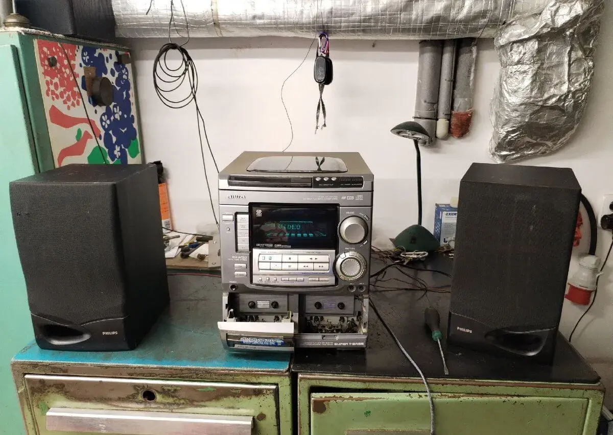 Věž AIWA NSX-AV520