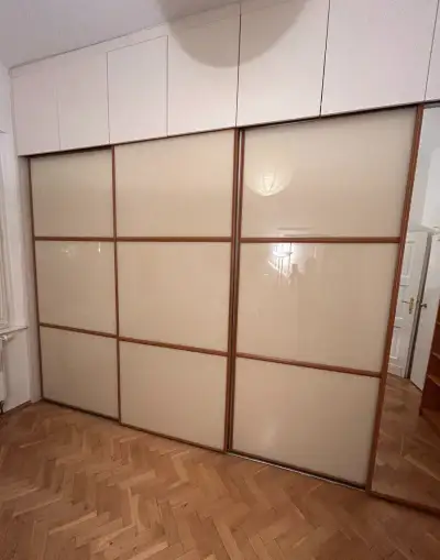 Posuvné dveře z lacobelu