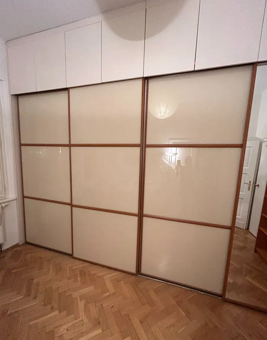 Posuvné dveře z lacobelu