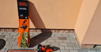 Nůžky na živý plot zn.Black & Decker