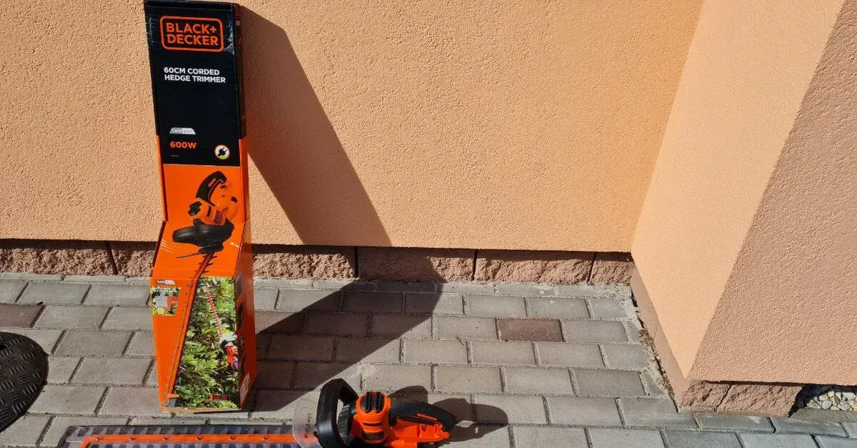 Nůžky na živý plot zn.Black & Decker