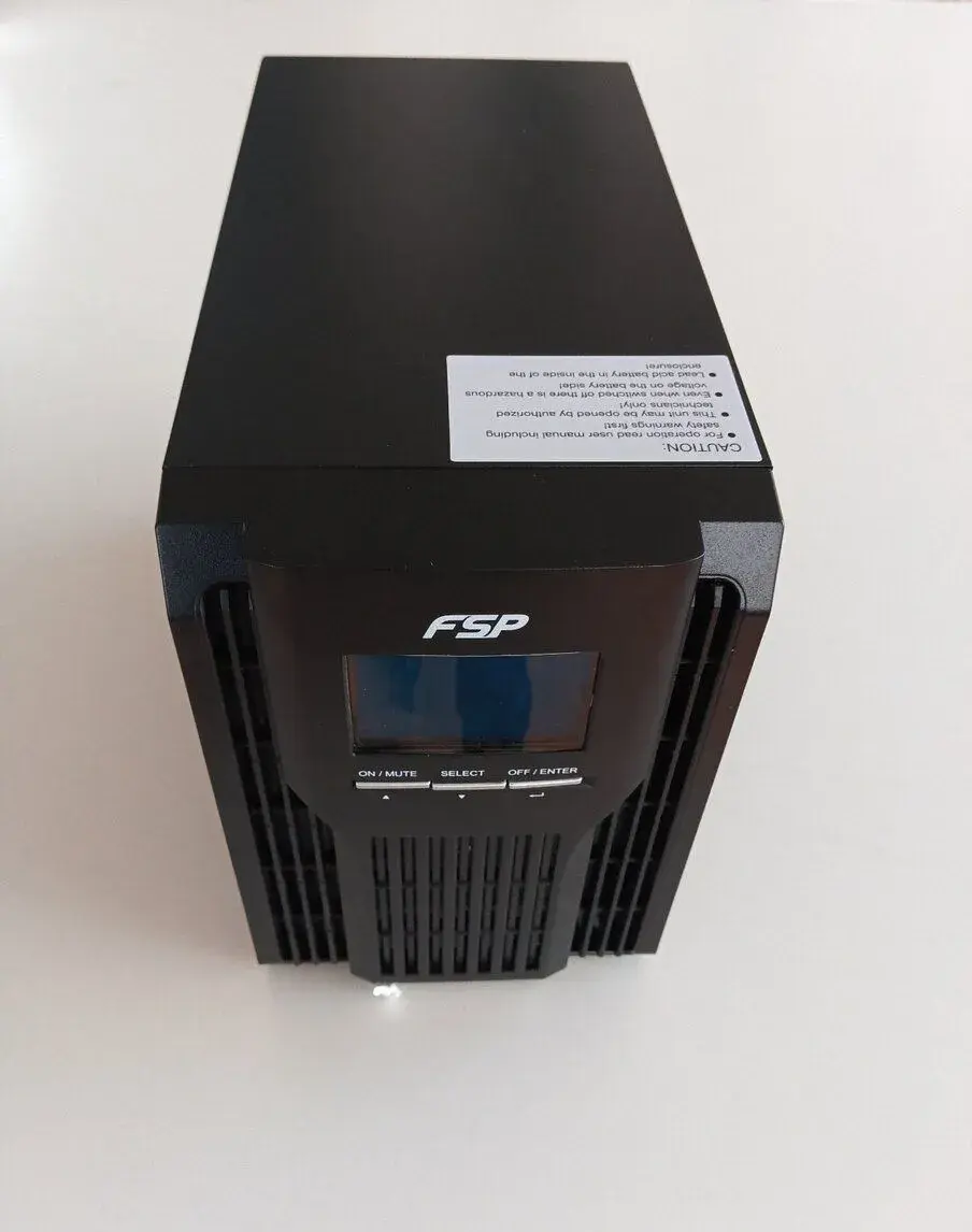 FSP UPS Champ 1000 VA tower on-line UPS s dvojitou konverzí