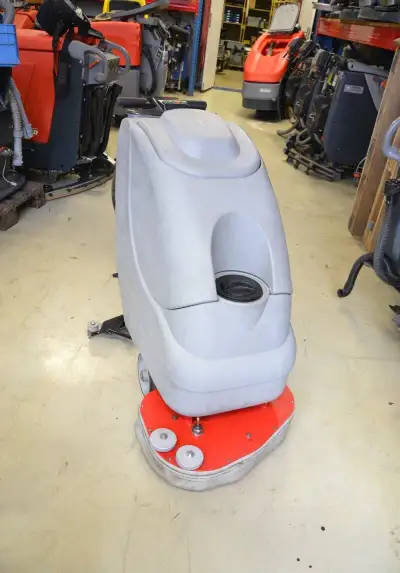 Podlahový mycí stroj Comac Abila 52 BT