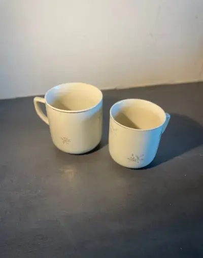 Retro porcelánové hrnky Epiag Loučky – set 2 ks (ČSSR)