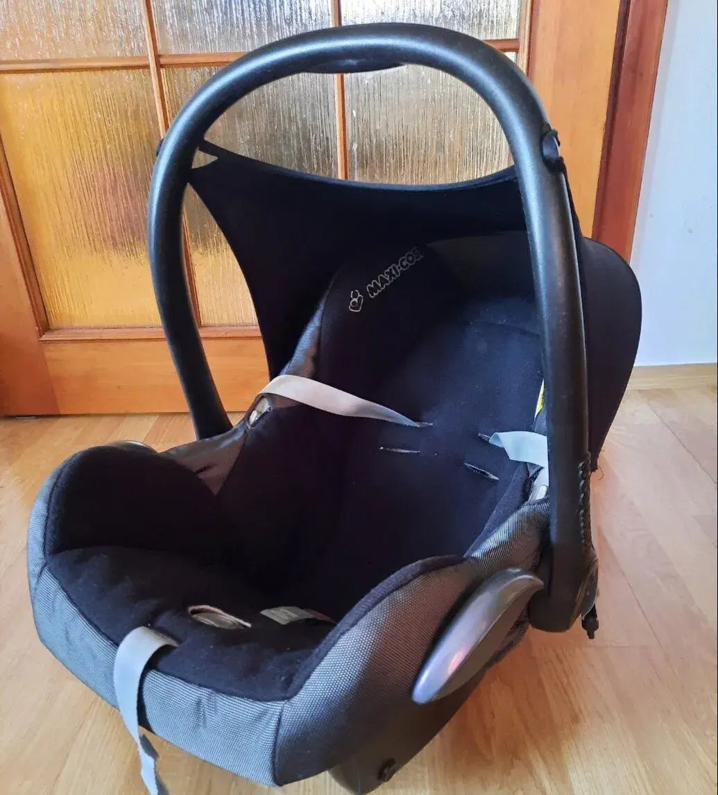 Autosedačka s isofixem MAXI-COSI.