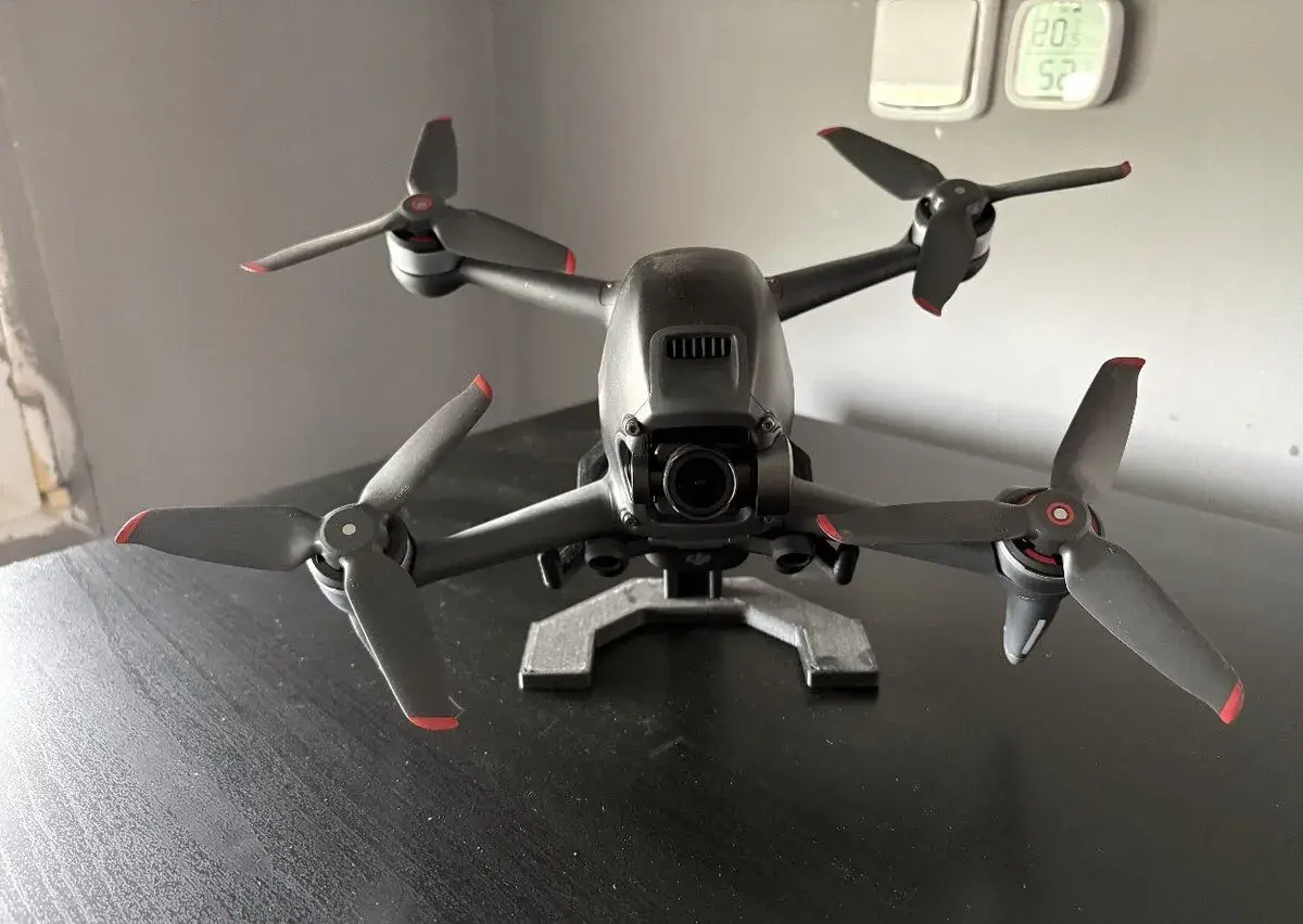 DJI FPV Fly More Combo + náhradní dron na díly