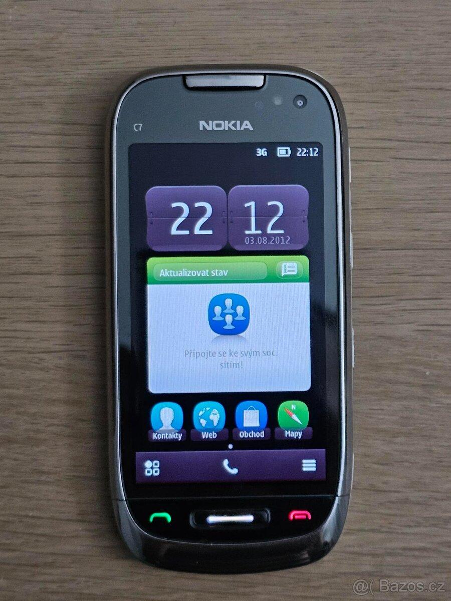 Nokia C7-00 (Bílo-stříbrná) – funkční, velmi pěkný stav