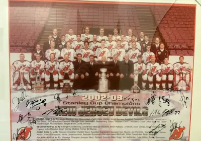 NHL Devils 2003 Stanley Cup — plakát podpisy Brodeur+