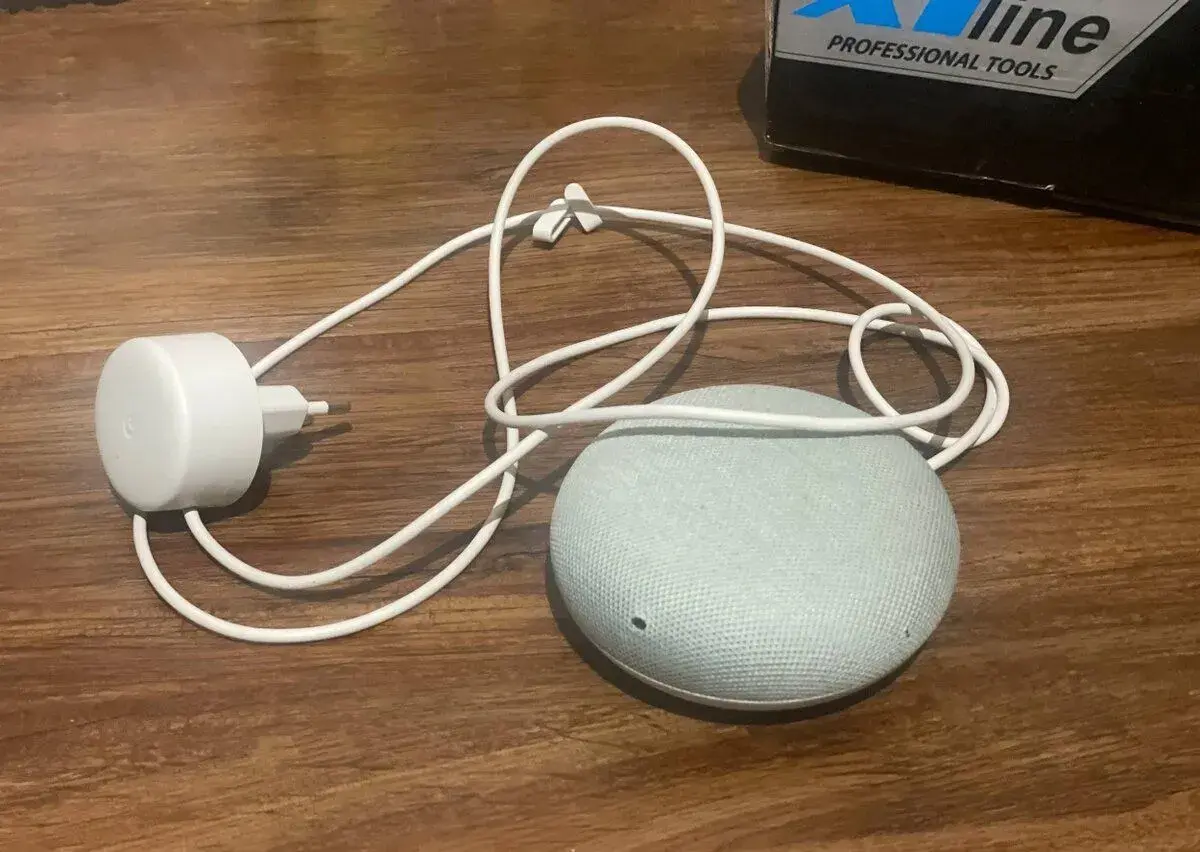 Google Home Mini 1. generace – chytrý reproduktor, Aqua