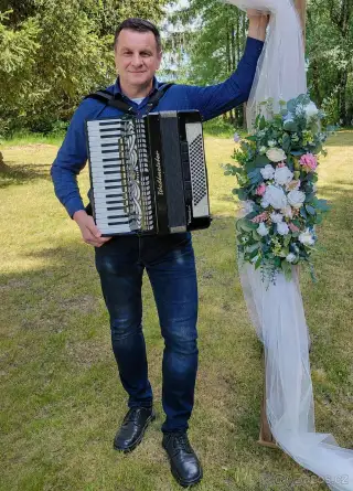 Harmonikář na svatbu, oslavu – živá hudba, lidovky, akordeon