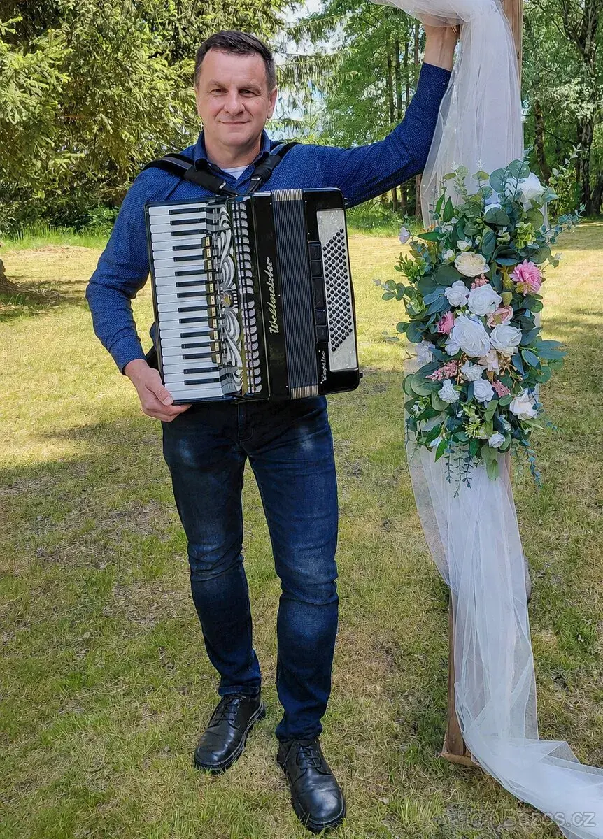 Harmonikář na svatbu, oslavu – živá hudba, lidovky, akordeon