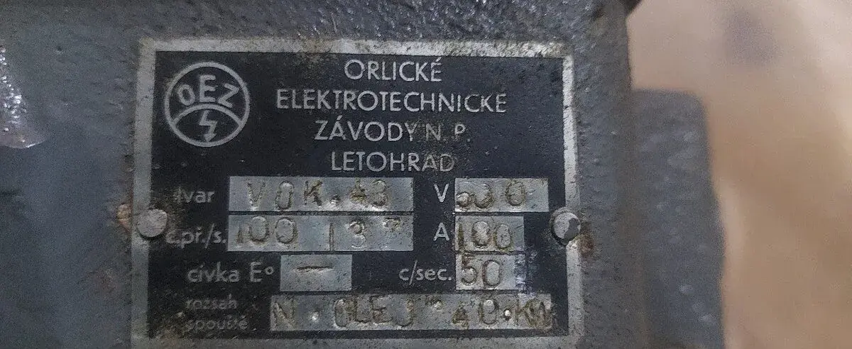 koncový spínač 500V 100A litina