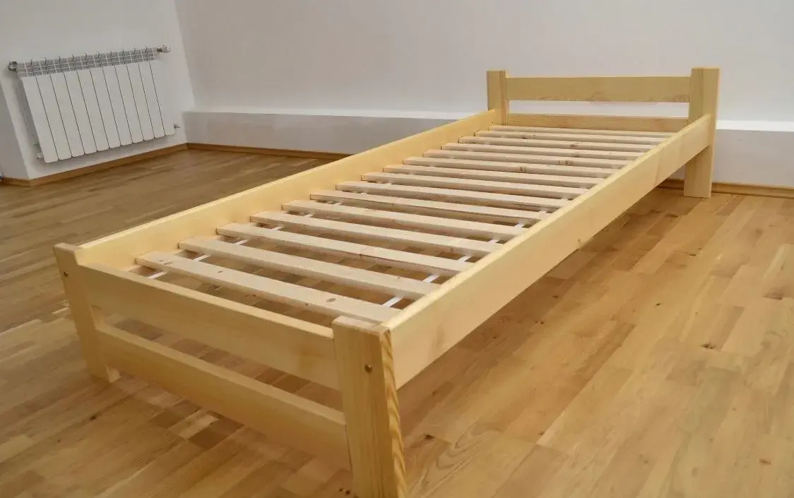 Nová postel borovice 90x200 cm masiv s roštem