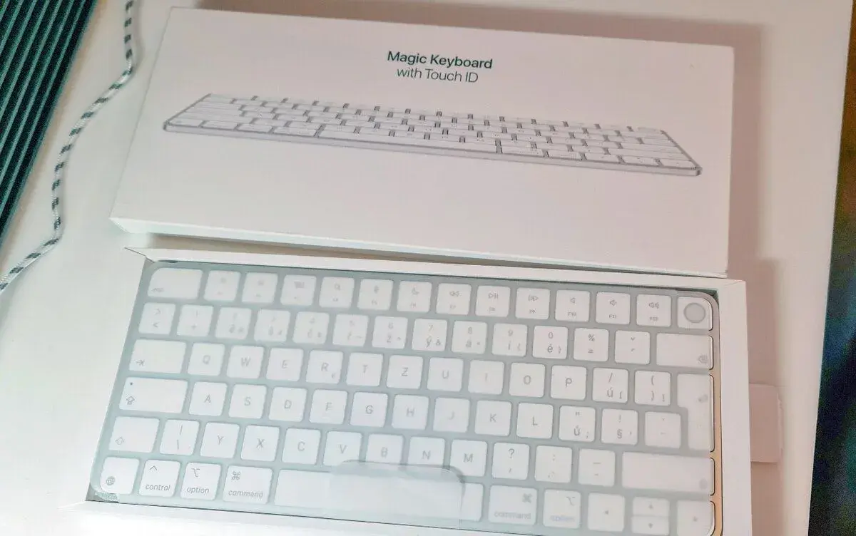 Apple Magic Keyboard s Touch ID – nová, CZ rozložení