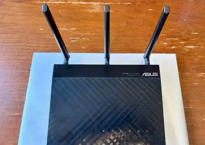 WiFi router ASUS RT-N18U (600 Mb/s, gigabit, USB 3.0)