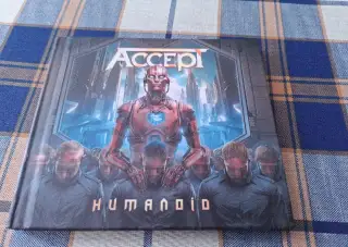 CD ACCEPT:Mediabook: