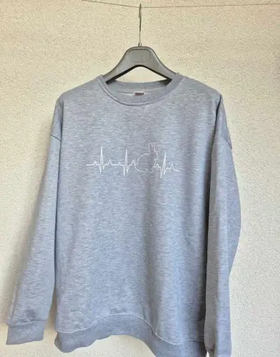 Šedá mikina s motivem králíčka