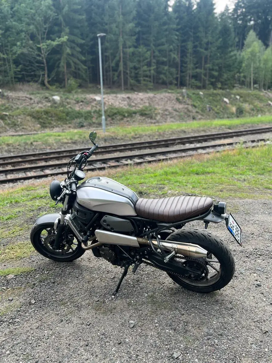 Yamaha xsr 700