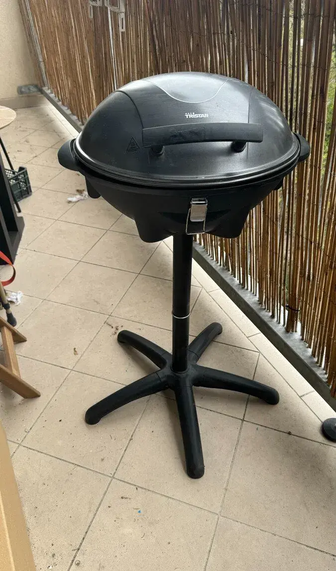 Elektrický gril TRISTAR BQ-2816 Barbecue