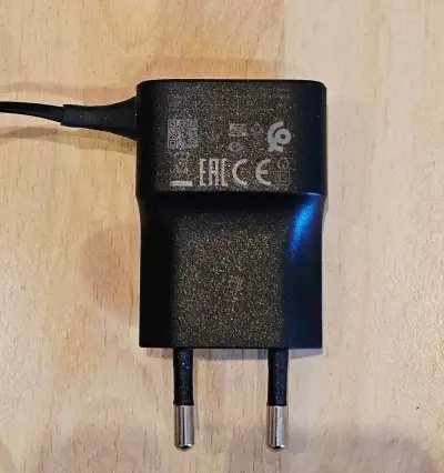 Originál nabíječka Nokia AC-18E Micro USB