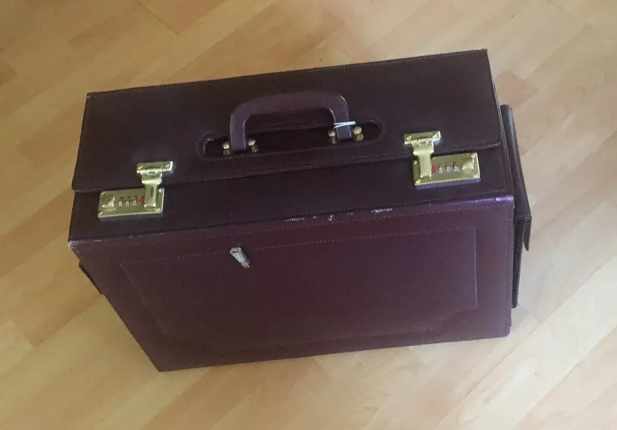 Kožený pilotní kufr se spisovkou , zn. Genuine Leather