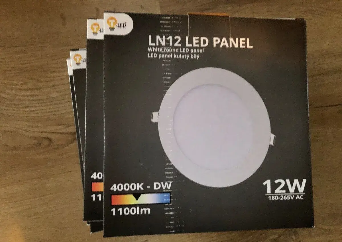4 ks stropní LED svítidla kulaté