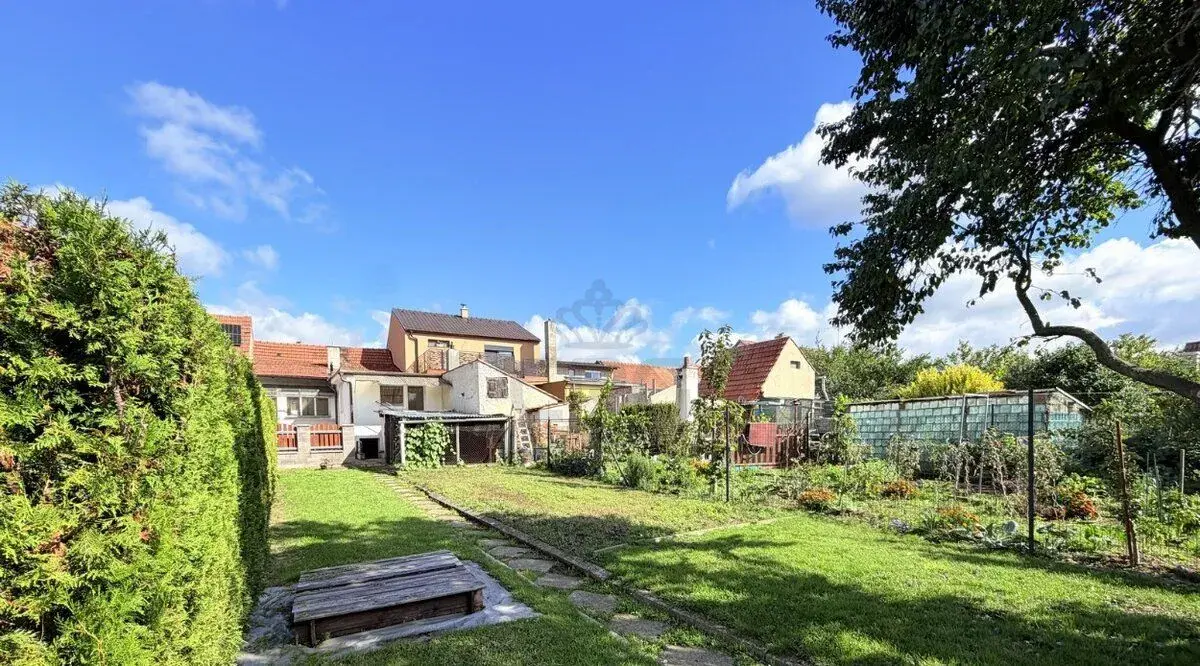 PRONÁJEM ŘADOVÉHO RODINNÉHO DOMU 3+1, MORAVSKÝ KRUMLOV