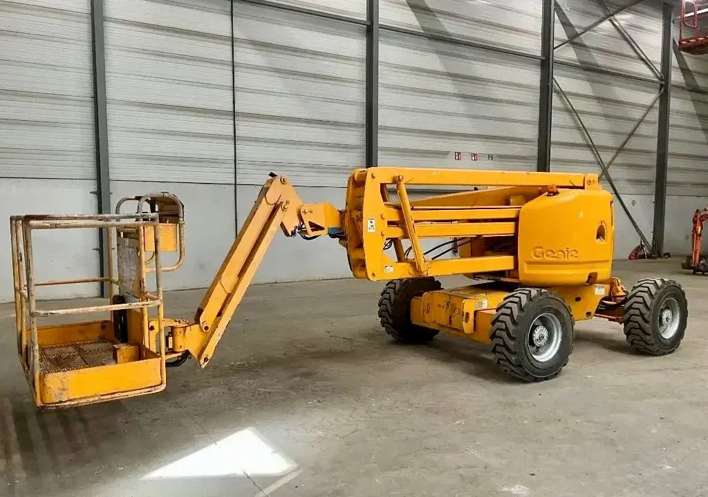 TERÉNNÍ KLOUBOVÁ PLOŠINA Genie Z 45/25 J
