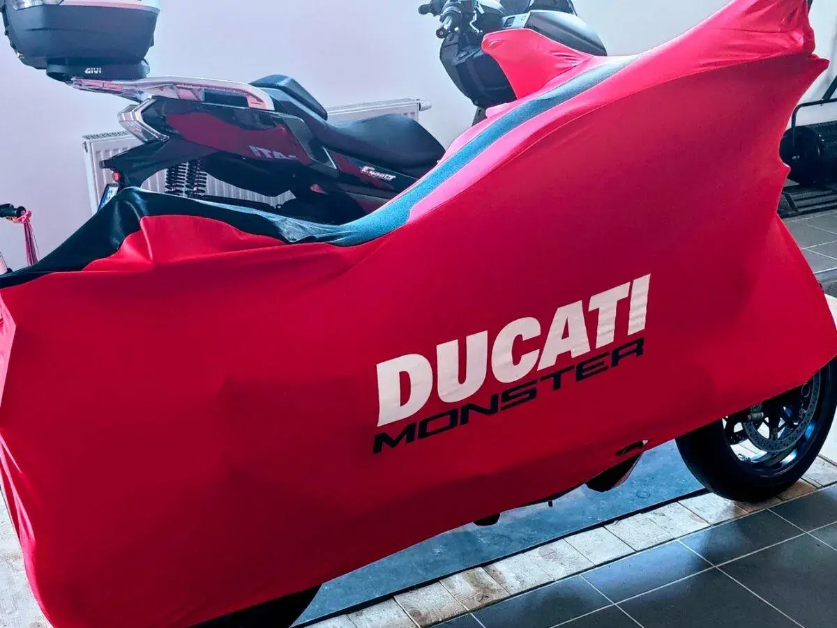 plachta Ducati Monster