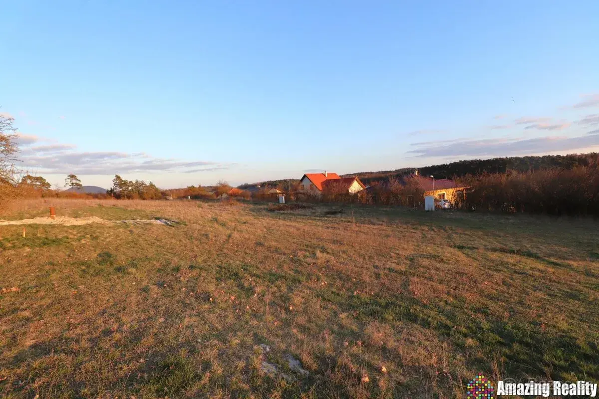Prodej pozemku 1089 m2, v obci Přestavlky