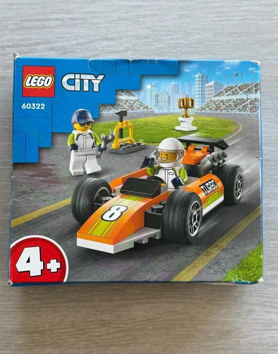 LEGO CITY 60322 závodní auto