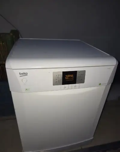 ZACHOVALÁ MYČKA BEKO DFN6632 60cm