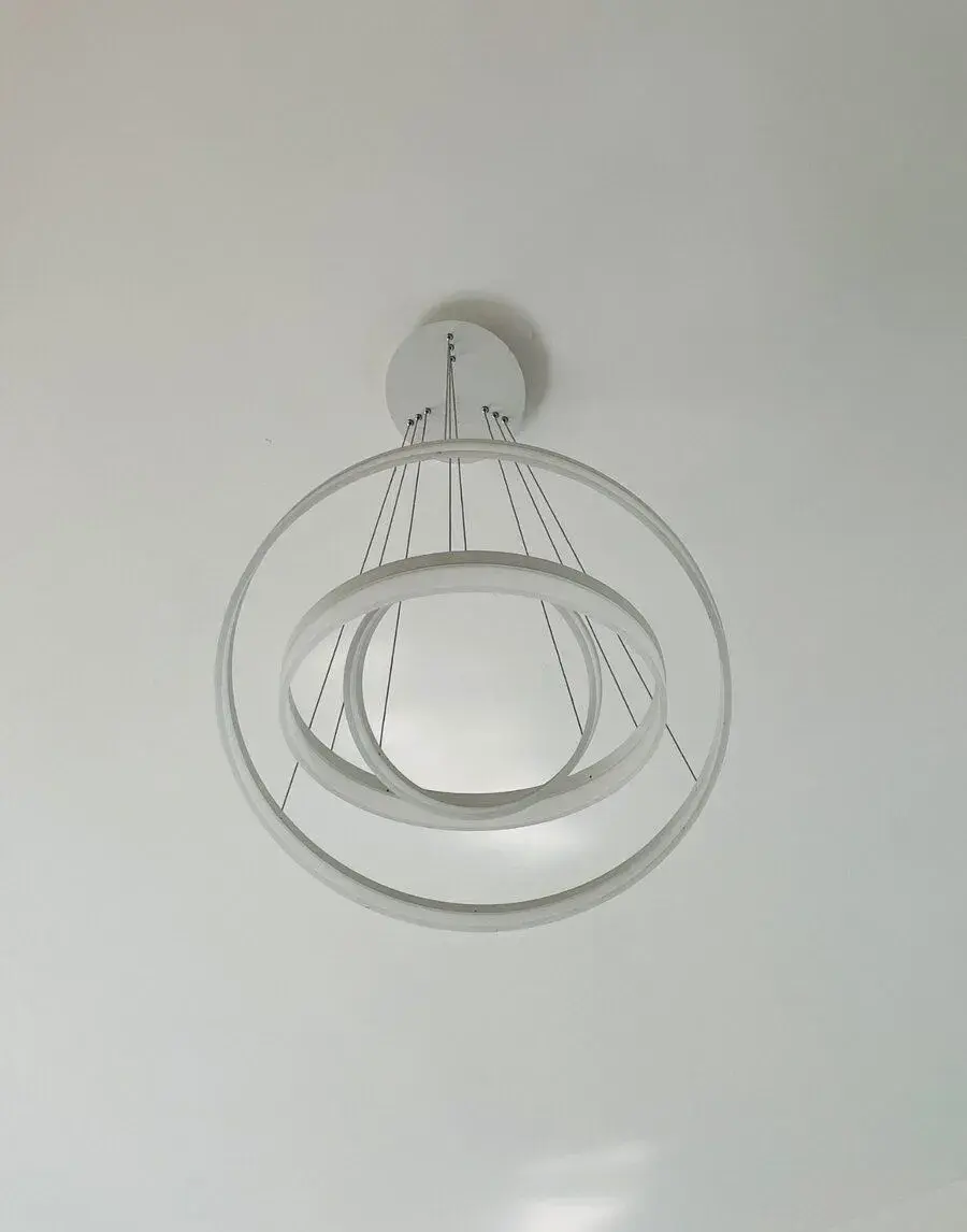 CIRCLE VISÍCÍ LAMPA BÍLÁ