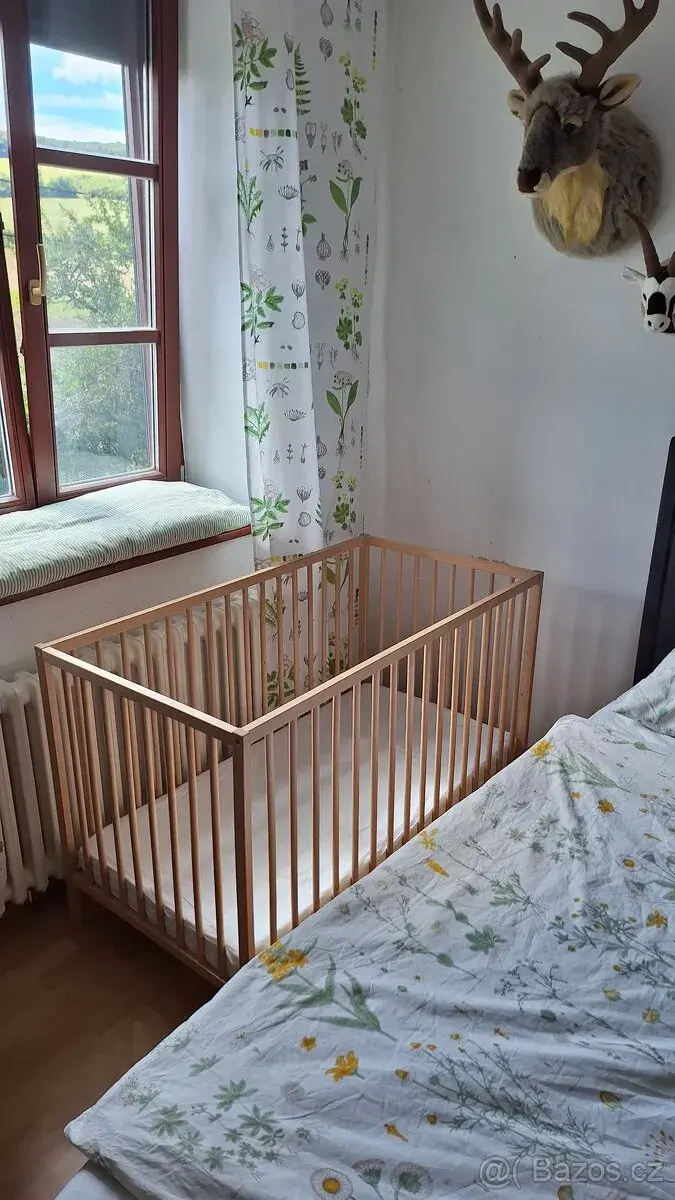 Dětská postýlka IKEA + matrace (vynikající stav)