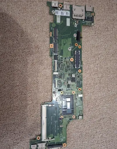 Zákkladní deska od ThinkPad X250