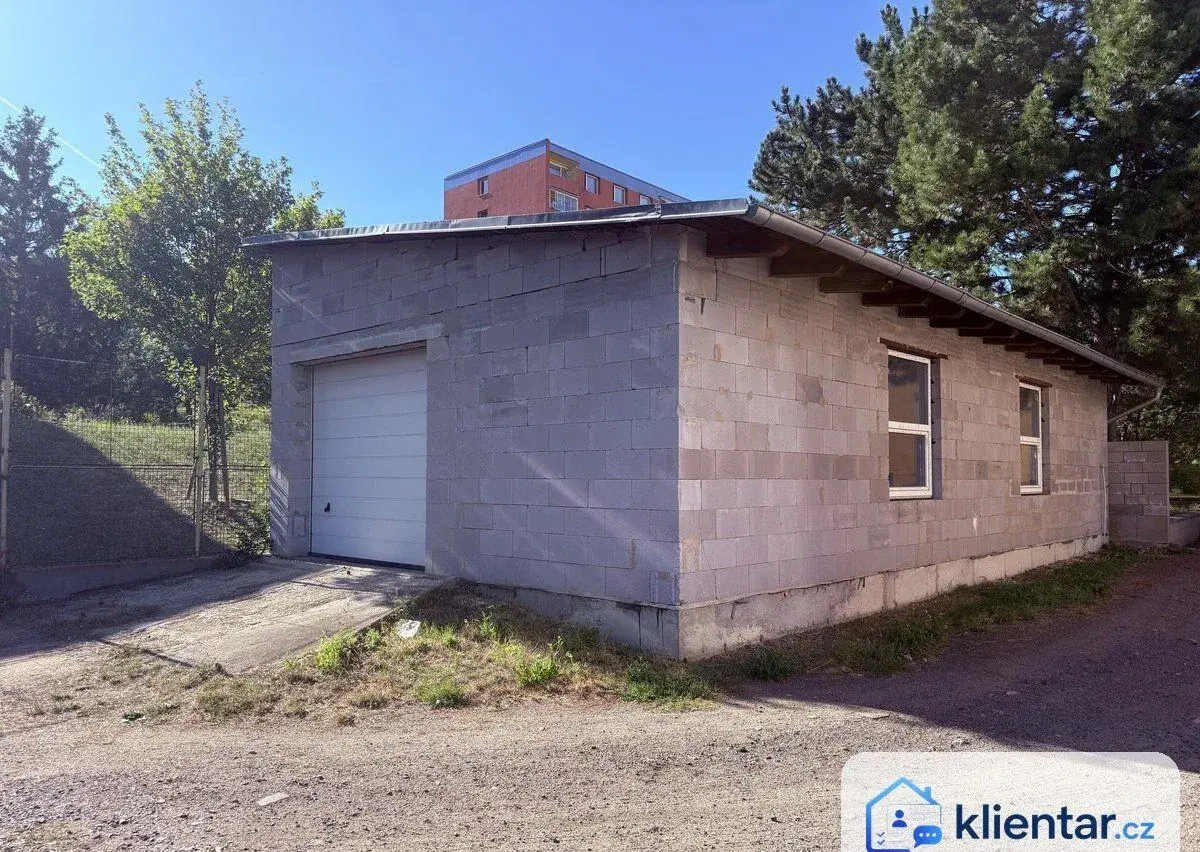 Pronájem garáže 96m2 v Bílině za Chlumem