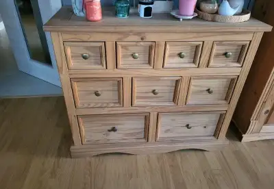 Komoda dřevěná, masivní - šířka 100cm a výška 80cm