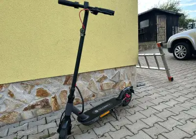 Elektrická koloběžka GoGEN Voyager 350W NEO