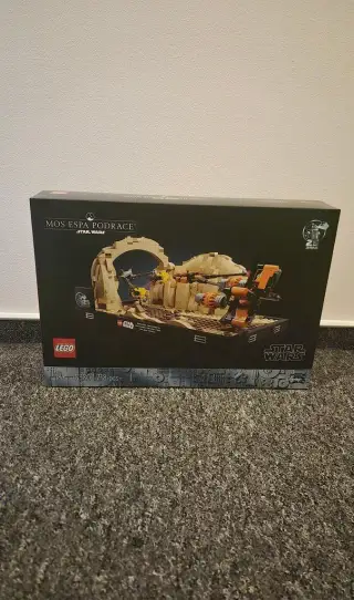 LEGO® Star Wars 75380 Závody kluzáků v Mos Espa