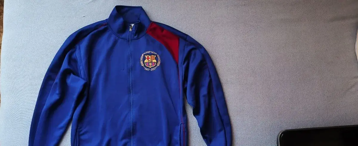 sběratelský set FC Barcelona – oblečení, suvenýry, vlajka
