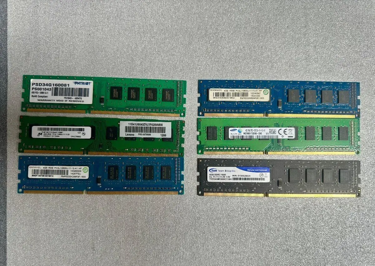 Paměti DDR3 4GB cena za ks