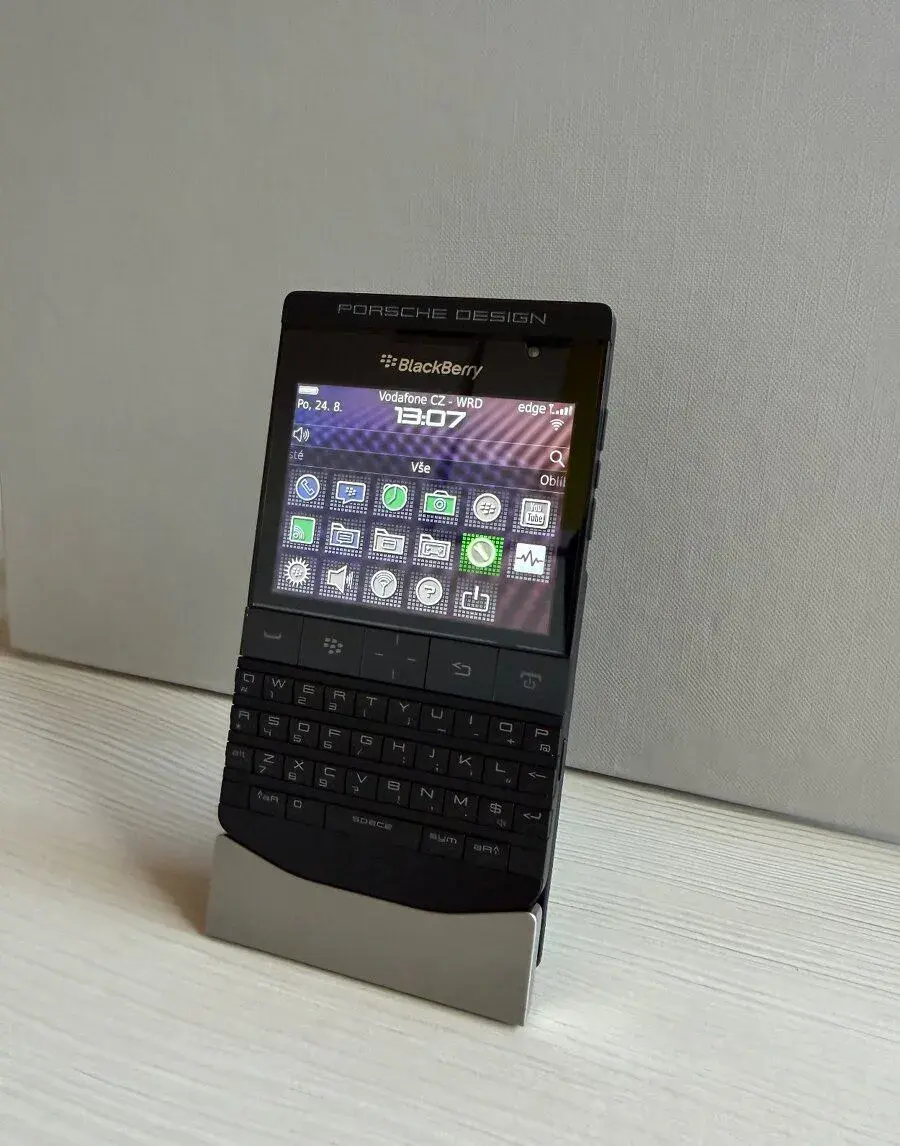 BlackBerry® Porsche Design P'9981 Black (QWERTY)