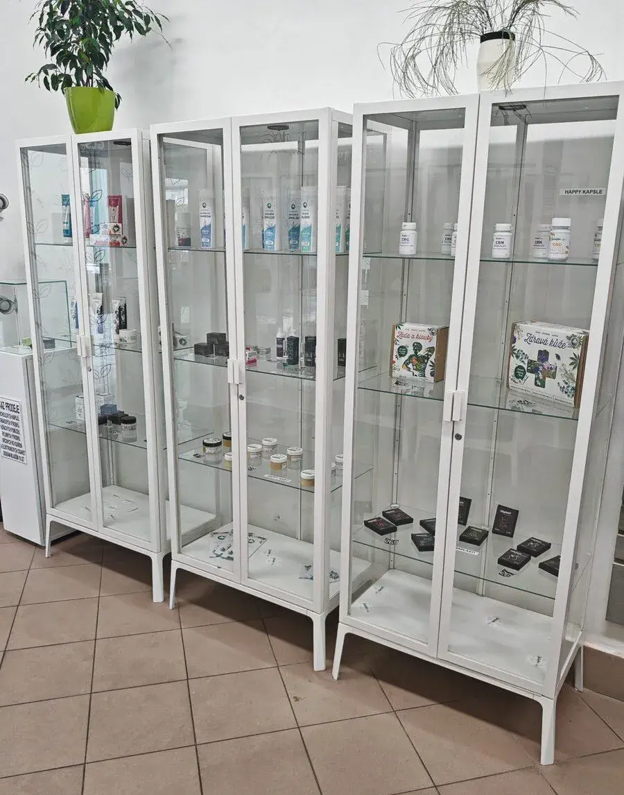 Vitrína bílá 73x175cm