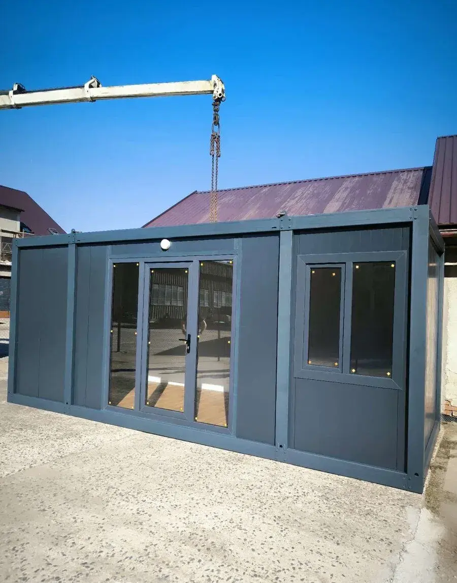 Zahradní buňka 6×2,4 m – antracit, francouzská okna, moderní
