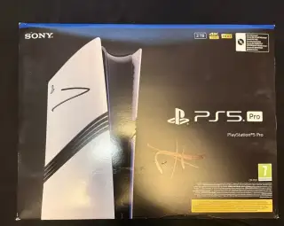 PlayStation 5 Pro 2TB+2×DualSense+nabíjecí stojan FIXED
