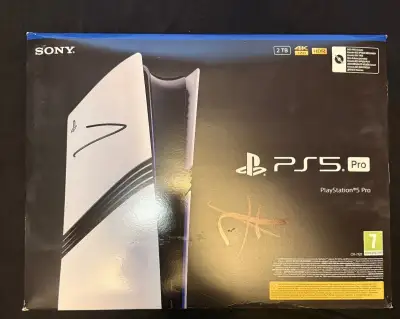 PlayStation 5 Pro 2TB+2×DualSense+nabíjecí stojan FIXED