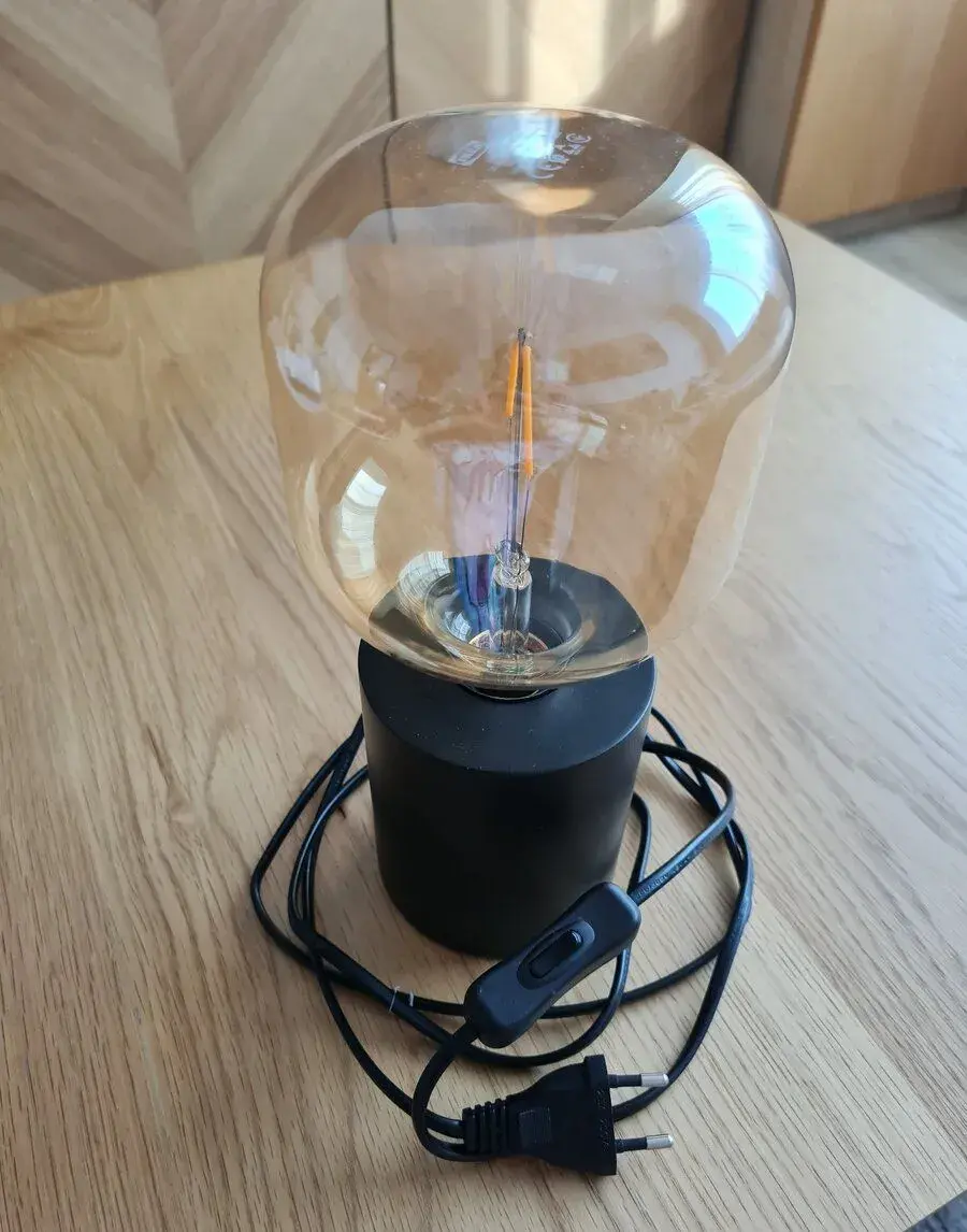 Ikea BLEKKLINT stolní lampa