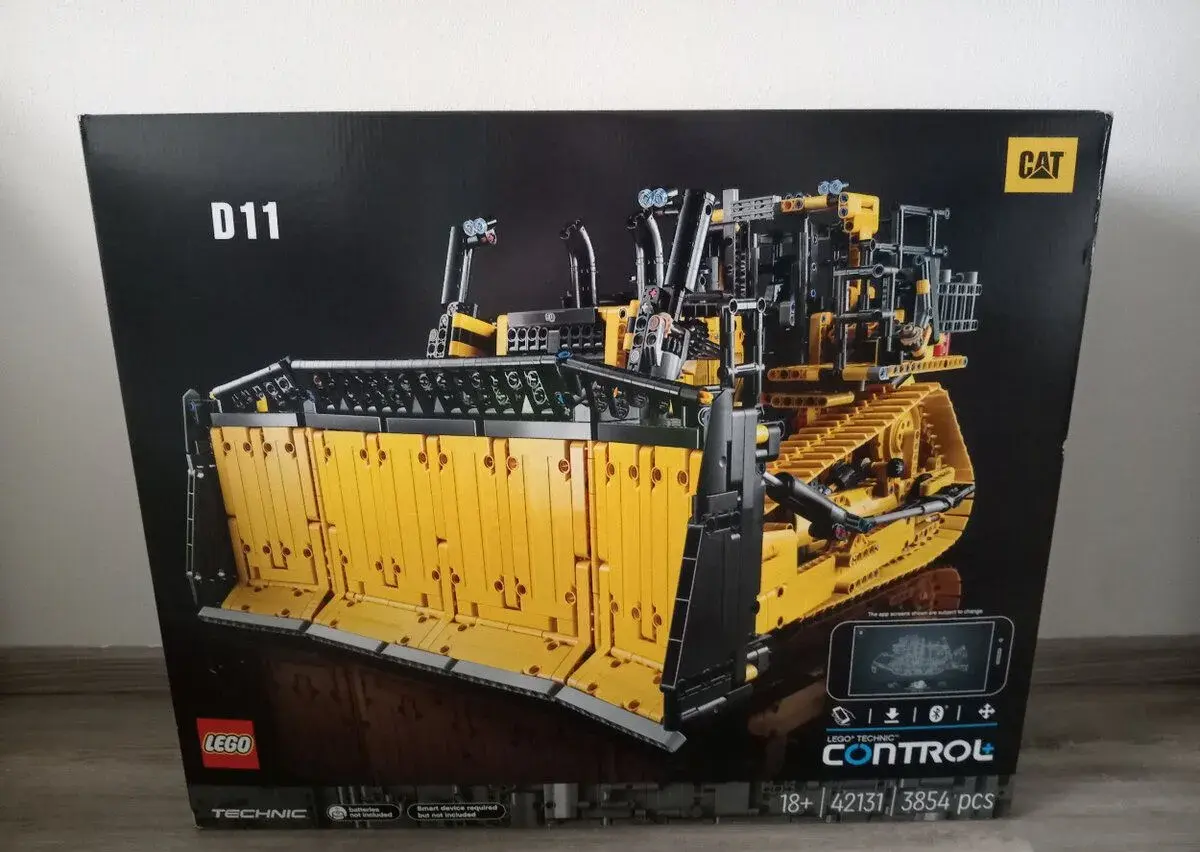 Lego Technic 42131 Buldozer CAT D11