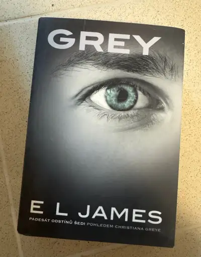 Kniha Grey