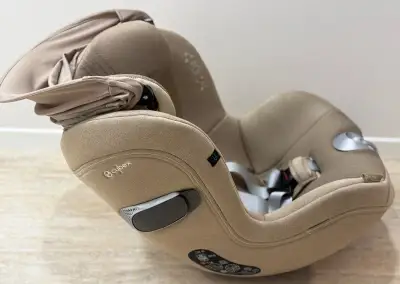 CYBEX Sirona T i-Size Plus a základna CYBEX Baze T